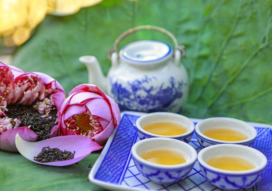 Bán trà sen Hà Nội