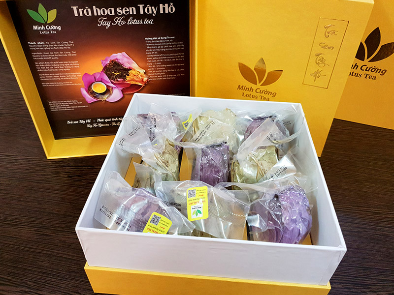 Hộp trà bông sen cao cấp với 10 búp sen khô